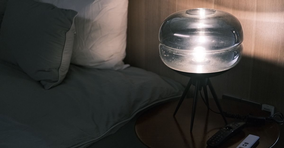 Gece Diş Ağrısı Neden Artar? Sebepleri ve Geçici Çözüm Önerileri